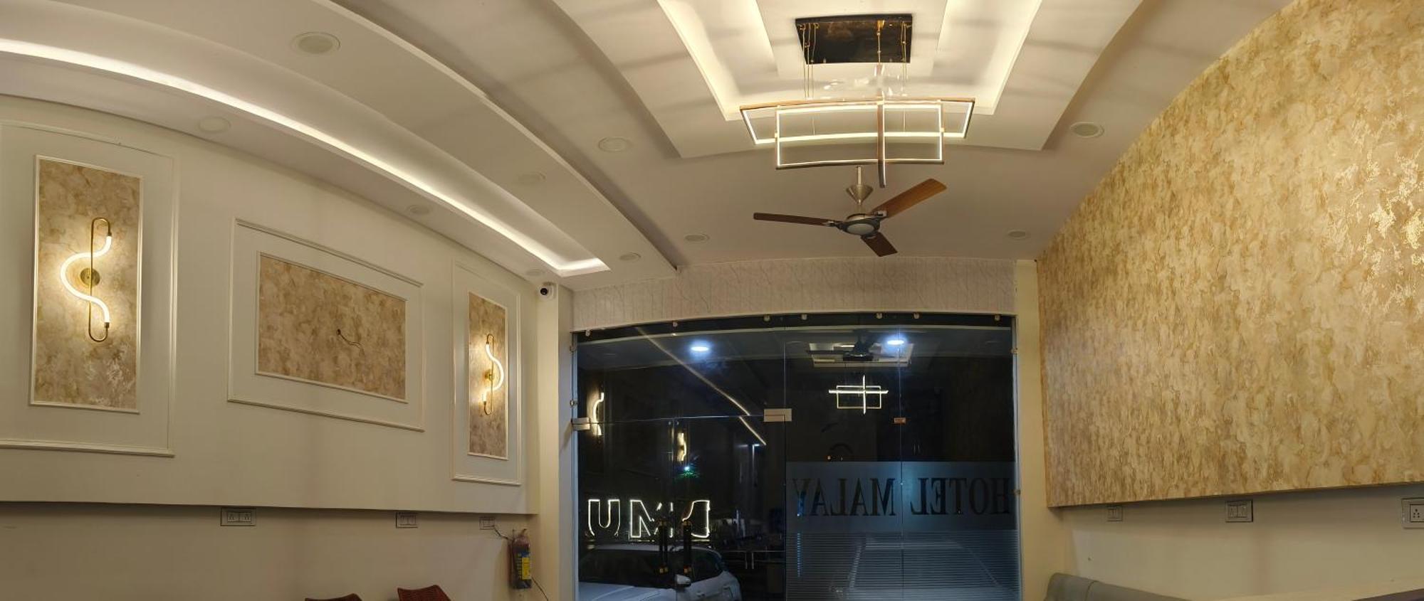 Hotel Malay Inn Uddzsaín Kültér fotó
