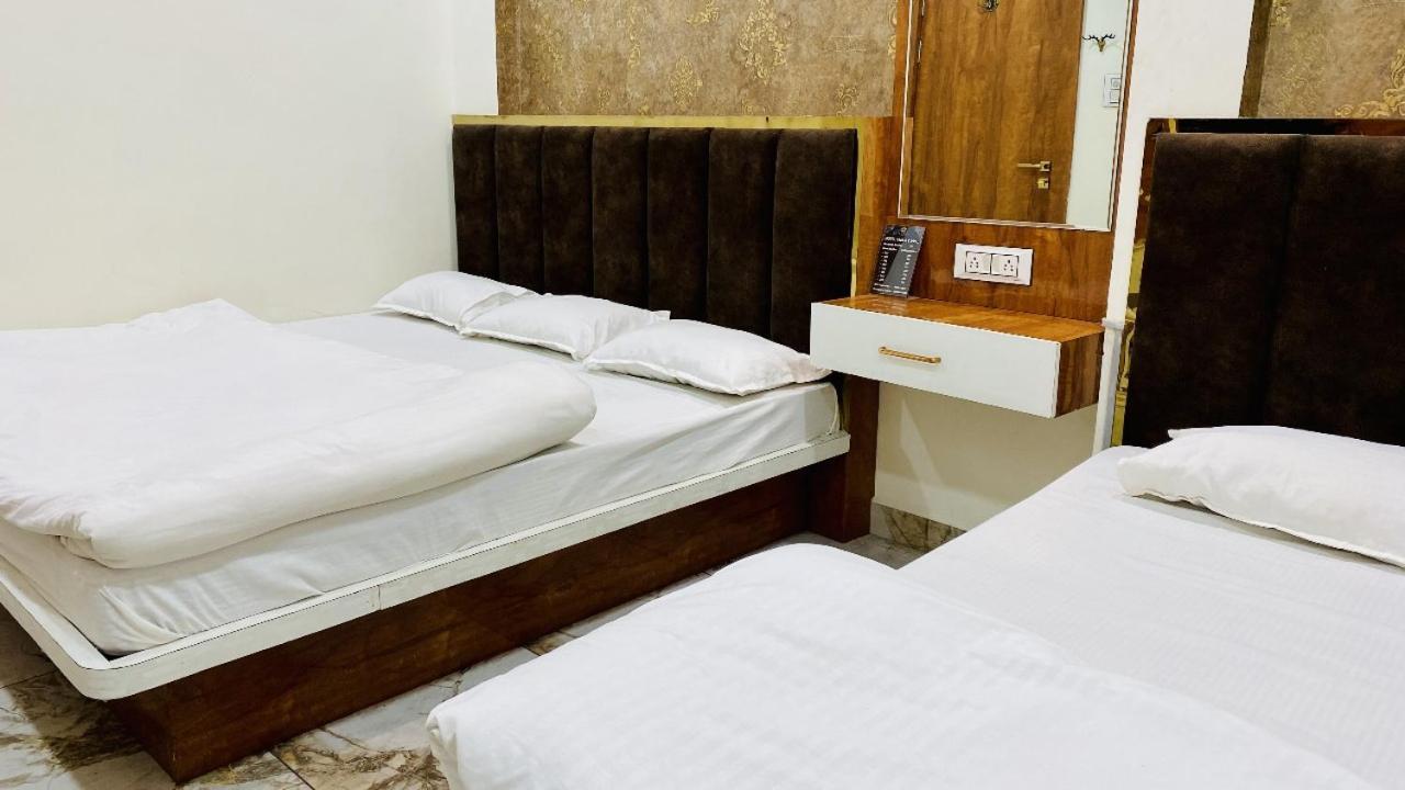 Hotel Malay Inn Uddzsaín Kültér fotó