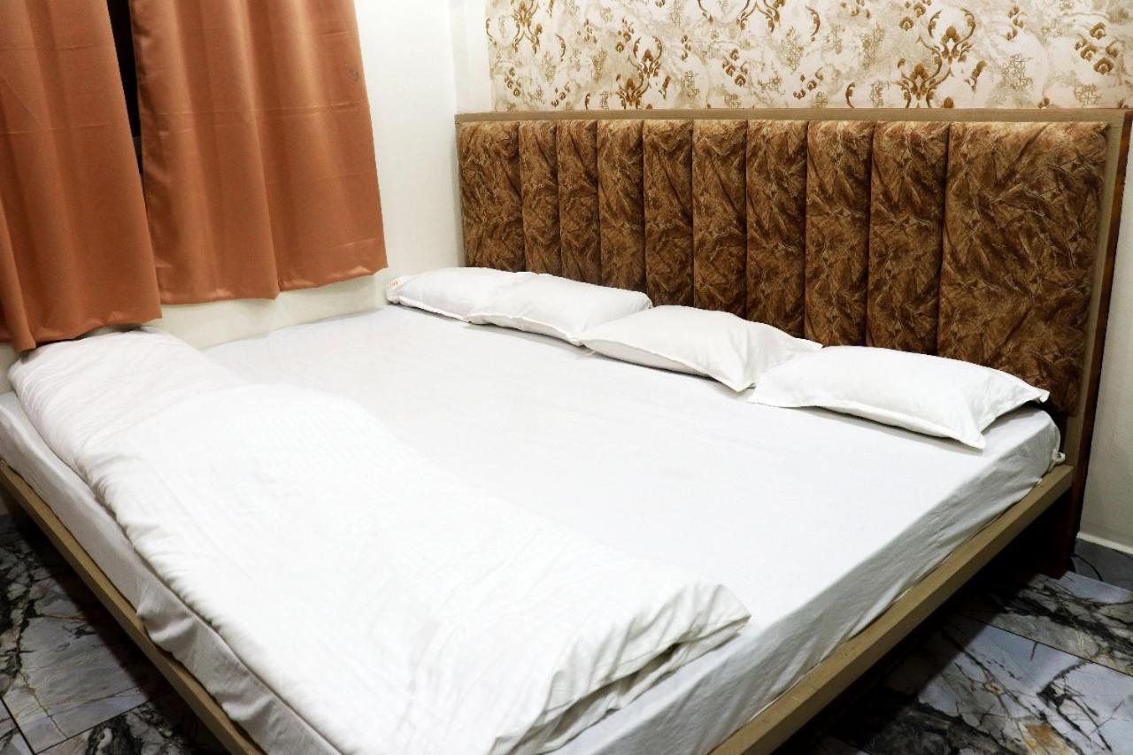 Hotel Malay Inn Uddzsaín Kültér fotó