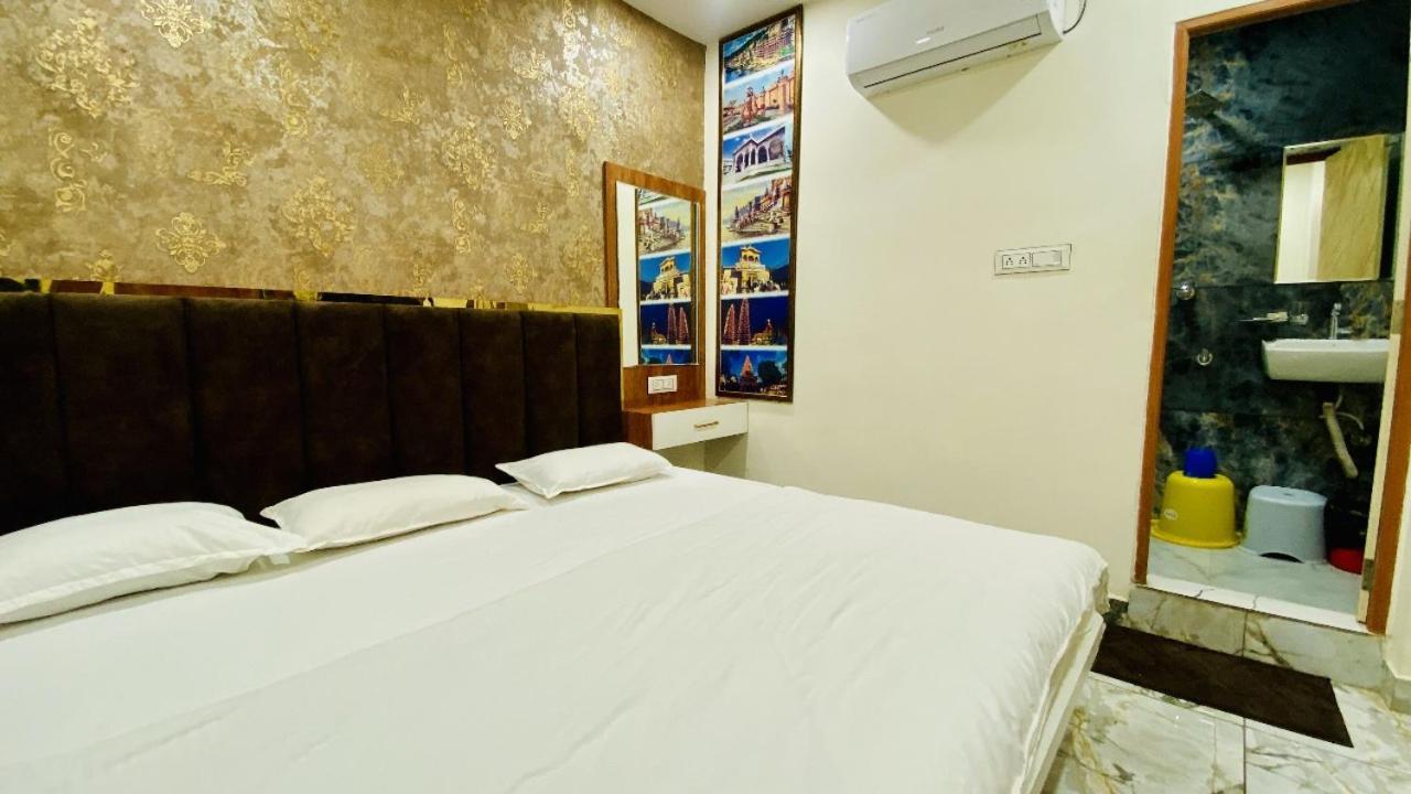 Hotel Malay Inn Uddzsaín Kültér fotó