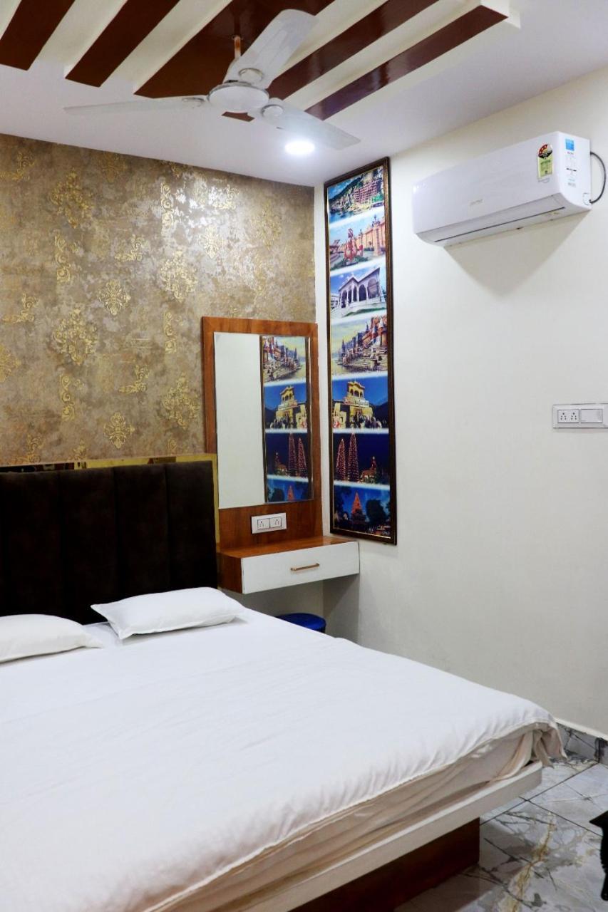 Hotel Malay Inn Uddzsaín Kültér fotó