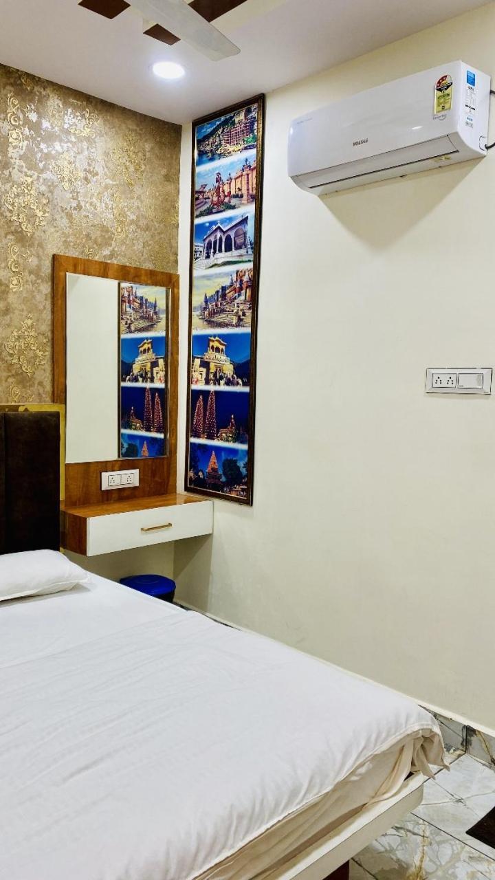 Hotel Malay Inn Uddzsaín Kültér fotó
