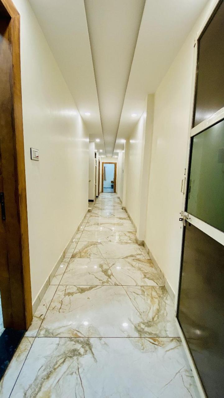 Hotel Malay Inn Uddzsaín Kültér fotó