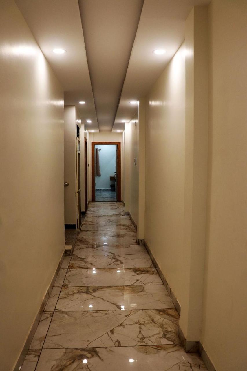 Hotel Malay Inn Uddzsaín Kültér fotó
