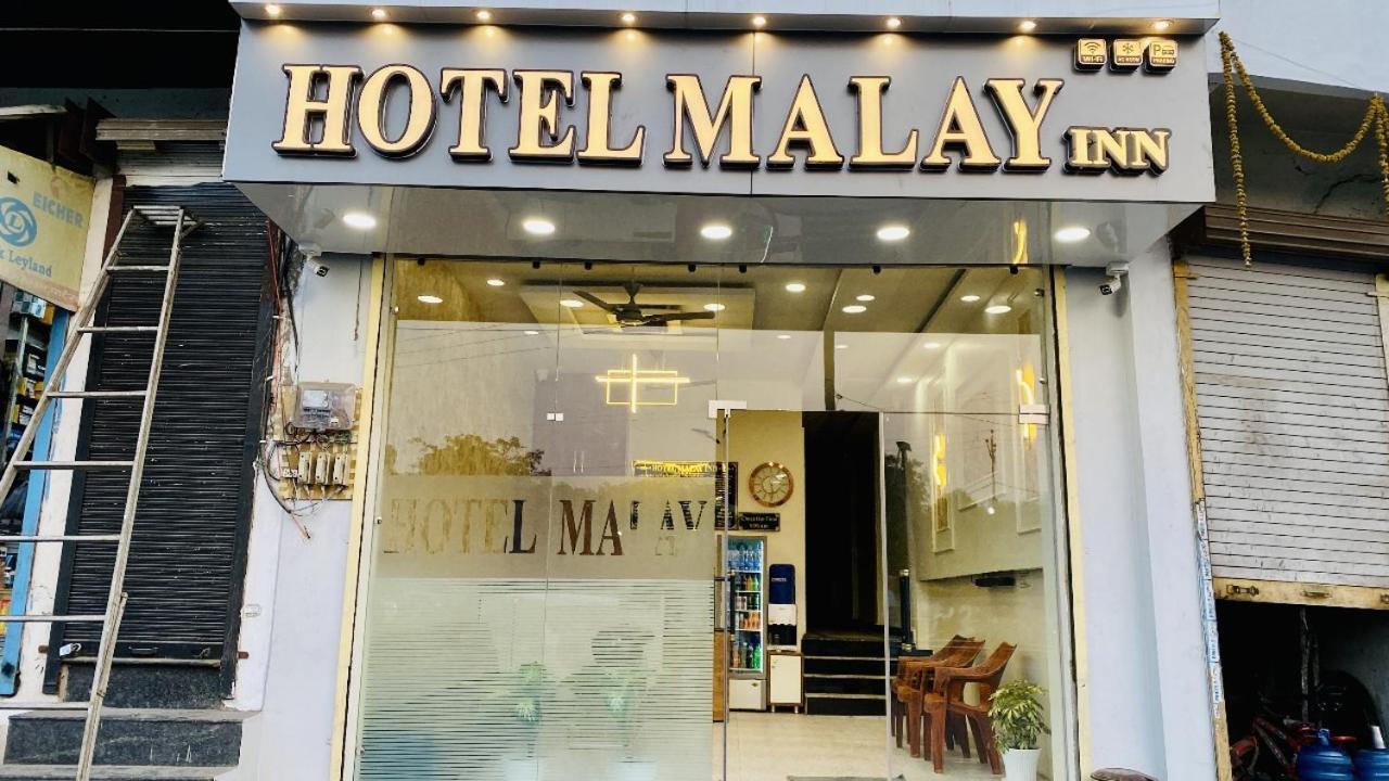 Hotel Malay Inn Uddzsaín Kültér fotó