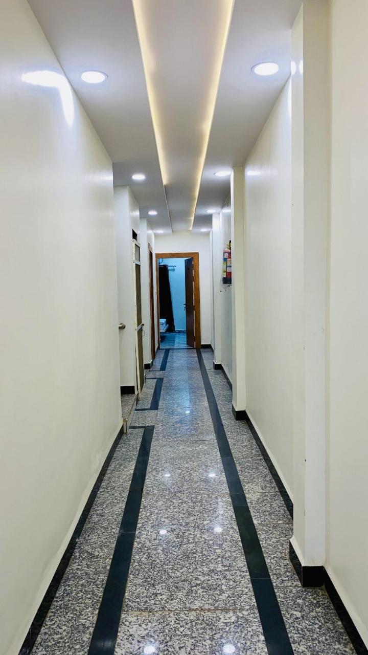 Hotel Malay Inn Uddzsaín Kültér fotó