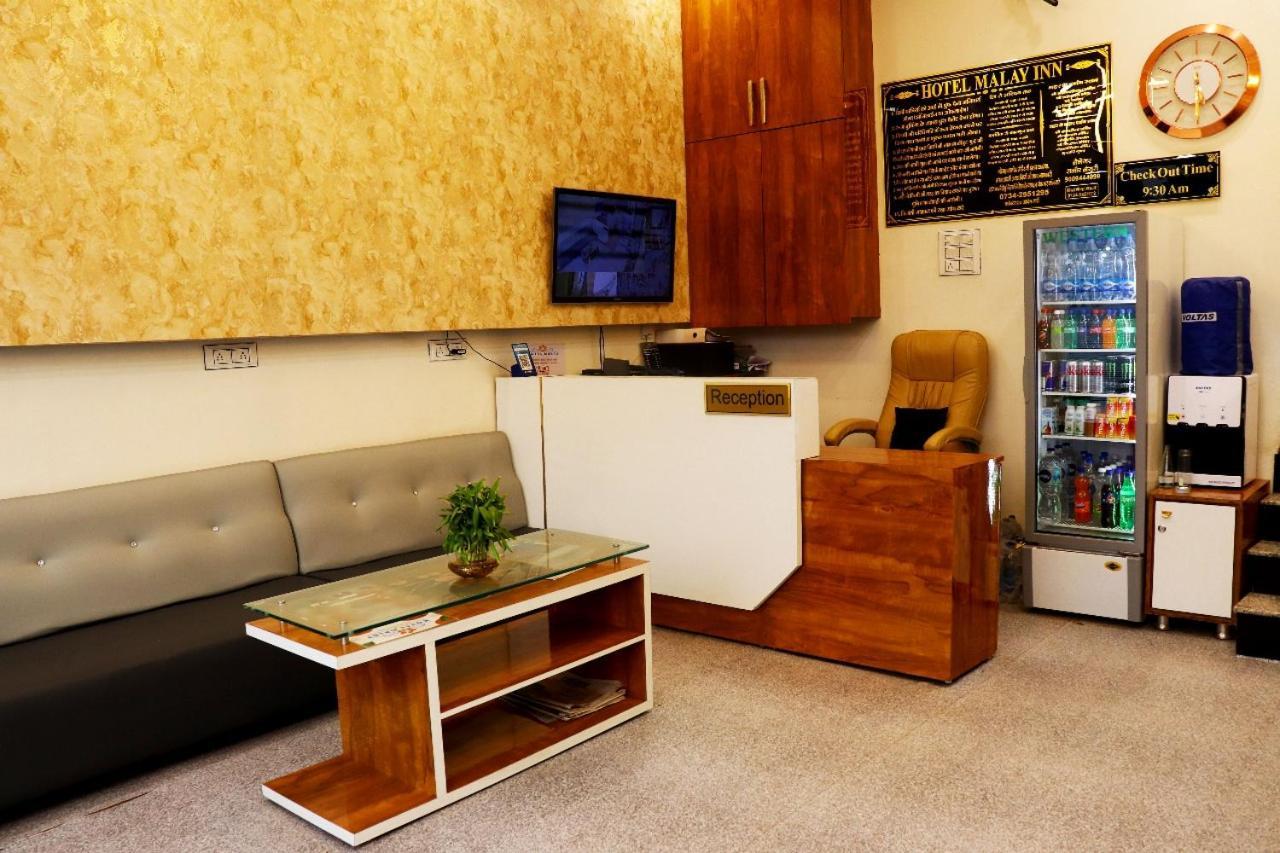 Hotel Malay Inn Uddzsaín Kültér fotó